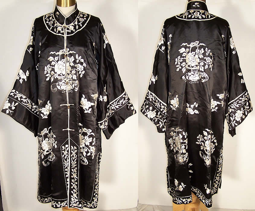 Chinese Black & White Silk Embroidered Robe Coat  Front view.
