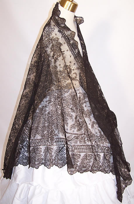 Victorian Civil War Antique Black Chantilly Lace Mantilla Spanish Shawl side view.