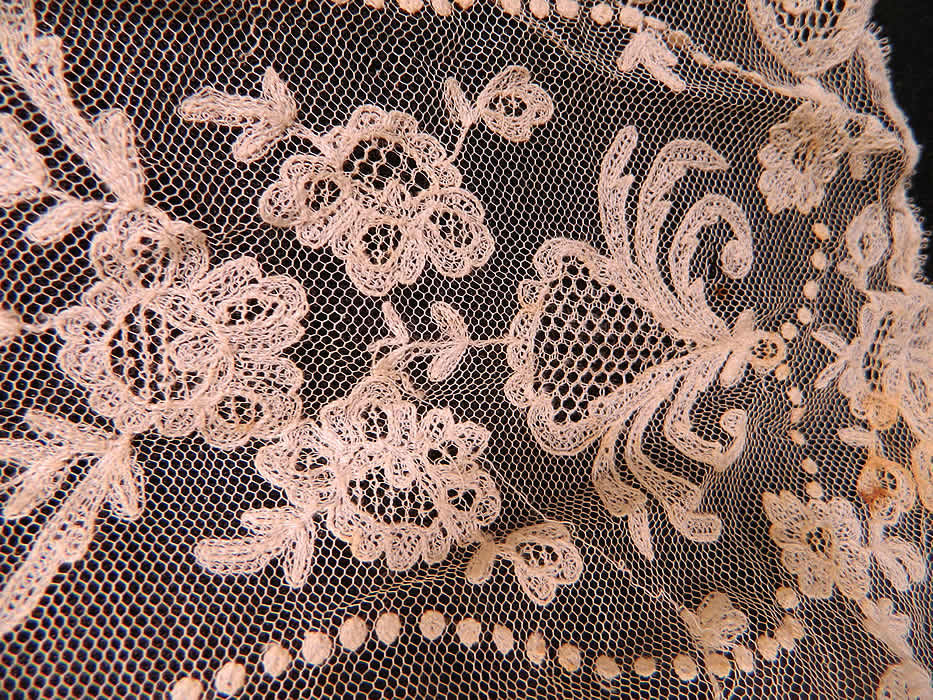 Antique Blonde Lace Tambour Embroidery Fichu Pelerine Collar Cape Shawl. The provenance on this is it came from the Major Benjamin Swan House estate in Woodstock, Vermont. This is truly a rare and early piece of Georgian era textile lace art! 