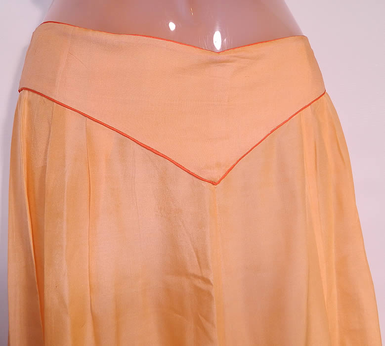 Vintage Peach Silk Embroidered Pajamas Lounge Set Robe & Purse. 