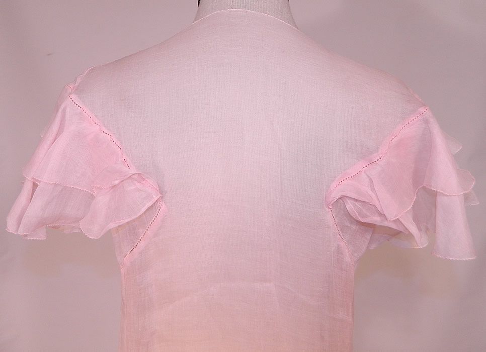 Vintage Pink Pastel Pink Organdy White Embroidered Star Applique Party Dress
It is in good condition, with only two tiny frays on the front neckline. This is truly a wonderful piece of wearable art! 