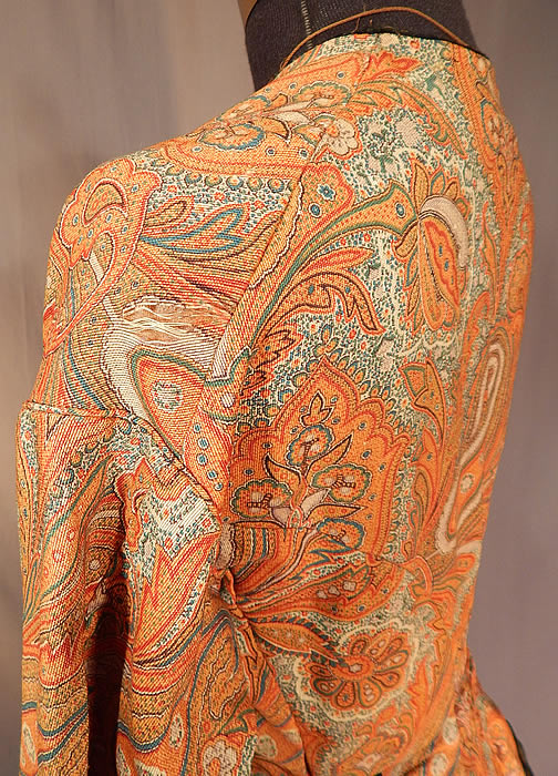 Victorian Civil War Era Paisley Wool Hoop Skirt Morning Wrapper Gown Dress
It is in fair as-is condition, missing the original buttons, has a small patched repair on the front top, some fraying around the neckline and several small frays in the fabric on the shoulder, back skirt, side pocket and underarm (see close-ups). This is truly a wonderful piece of antique Victoriana textile art!