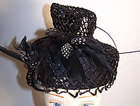 1940s Vintage Mildred Black Straw Bird Feather Toque Hat