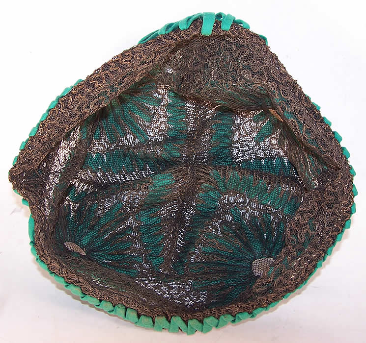 Art Deco Teal Felt Embroidered Gold Lace Flapper Cloche Hat Inside Close up.