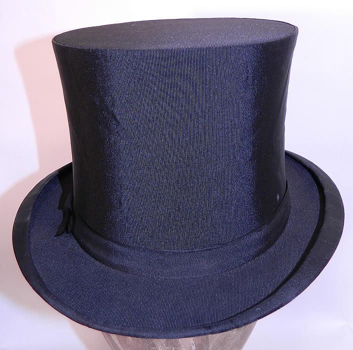 Vintage Kennedys Victorian Gentlemen Black Silk Collapsible Opera Top Hat This quality made hat is in good wearable condition and has been gently worn.