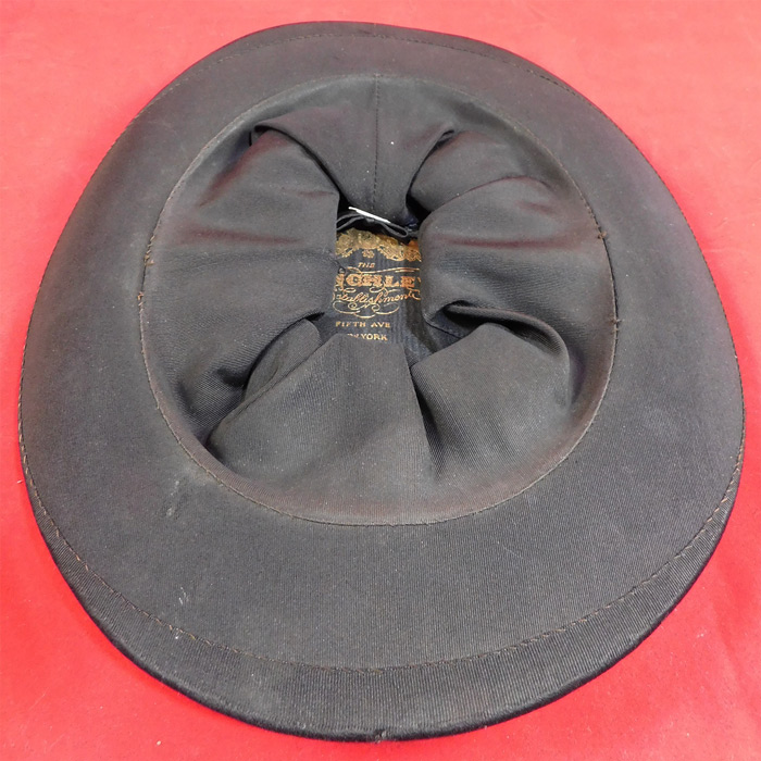 Vintage Finchley Establishment Fifth Ave NY Men's Black Silk Collapsible Opera Top Hat
It is fully lined in black silk and has "The Finchley Establishment Fifth Ave. New York" gold embossed label inside, missing the size tag. 