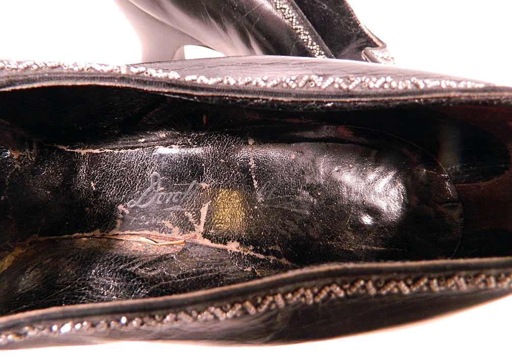 Victorian Black Leather Steel Cut Beaded Trim Patriotic Stars Shoes
They are lined inside in leather with remnants of a label on the insoles. 