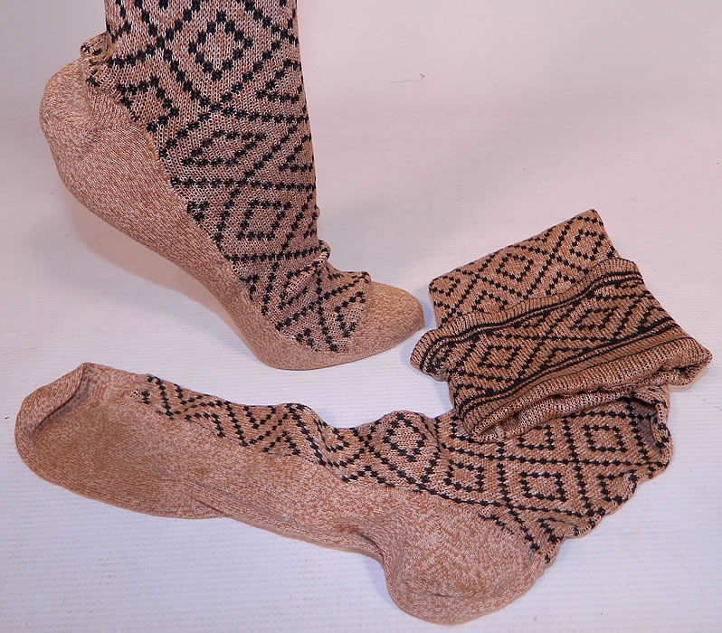 Victorian Brown & Black Knit Argyle Diamond Pattern Thigh High Stockings Socks
The stockings measure 20 inches long, with a 11 inch long foot. They are in excellent condition and have been gently worn. These are truly a wonderful piece of antique Victoriana wearable art!