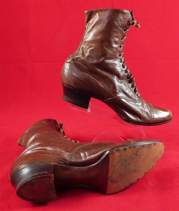 Victorian Antique Womens Brown Leather Laceup Boots Pointed Toe Shoes
These antique boots are difficult to size for today's foot, but my guess would be approximately a US size 6 or 7 narrow width. 