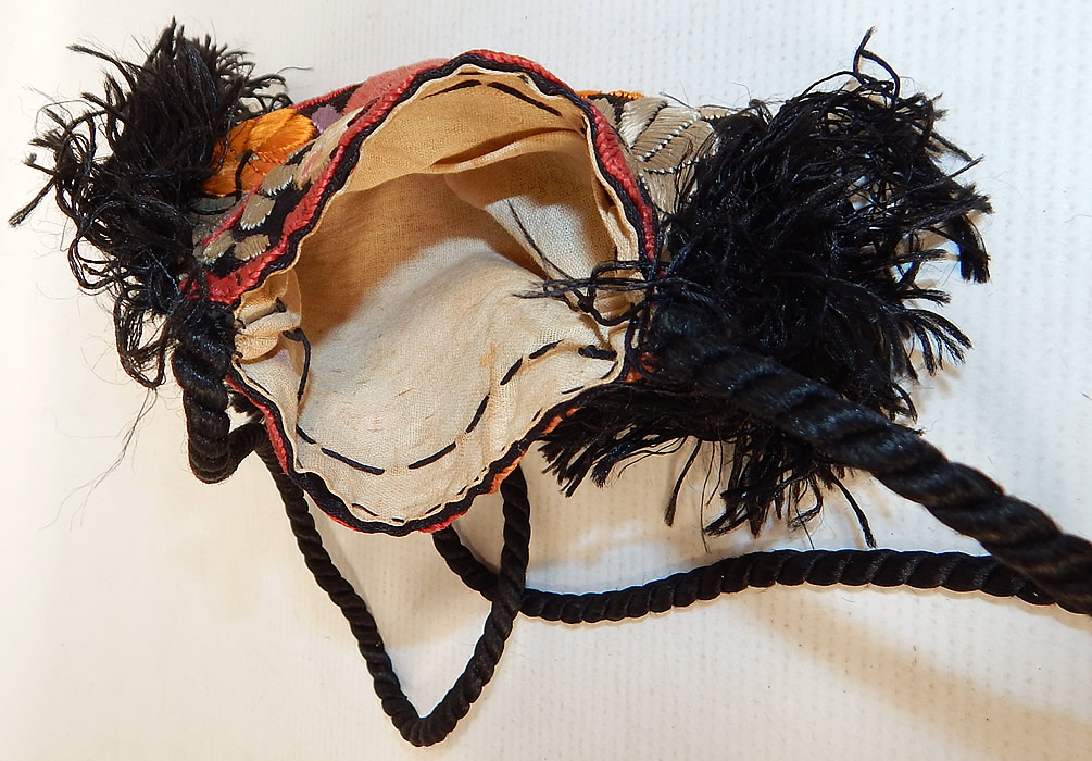 Vintage Matyo Hungarian Folk Embroidery Colorful Floral Fringe Boho Purse
The purse measures 7 by 6 inches. It is in good condition. This is a truly a wonderful piece of Hungarian textile folk art!