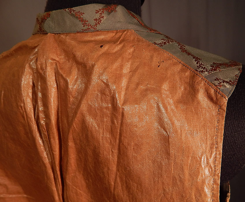 Victorian Gentleman's Grid Lattice Trellis Vine Silk Damask Brocade Waistcoat Vest
It is in good as-is condition, with only a few tiny pin holes on the back near the shoulders (see close-up). This is truly a quality made men's early Victorian vest and wonderful piece of wearable art! 