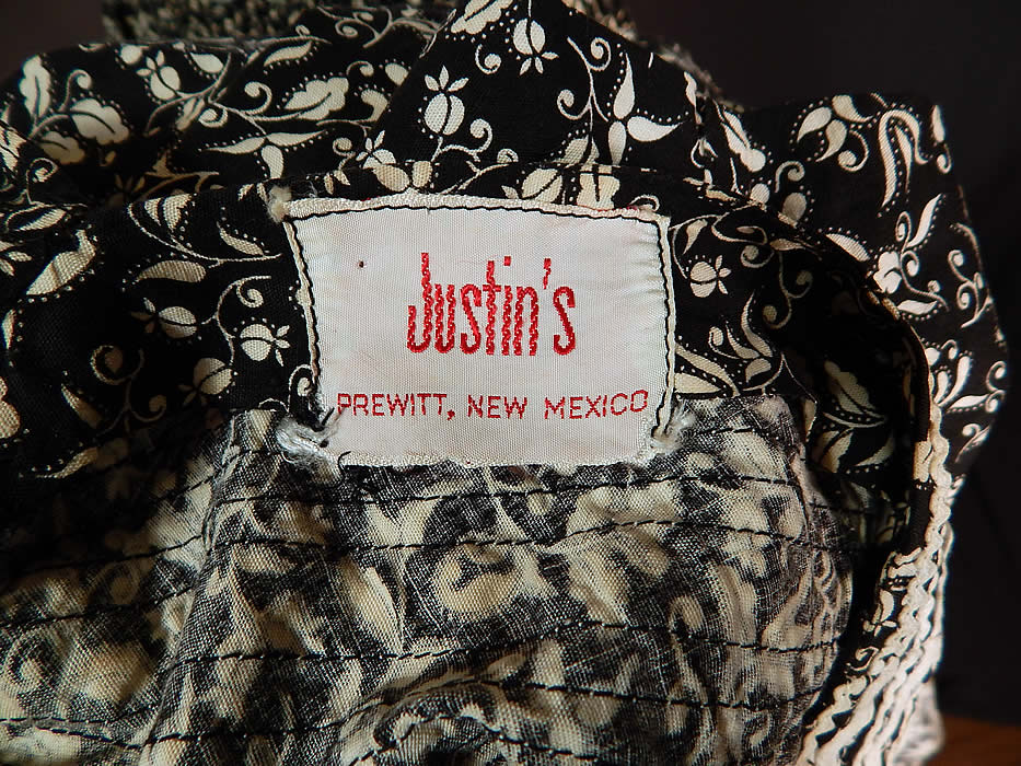 Vintage Justin's Prewitt New Mexico Fiesta Patio Squaw Dress Circle Skirt & Top
There is a "Justin's Prewitt, New Mexico" label sewn inside.