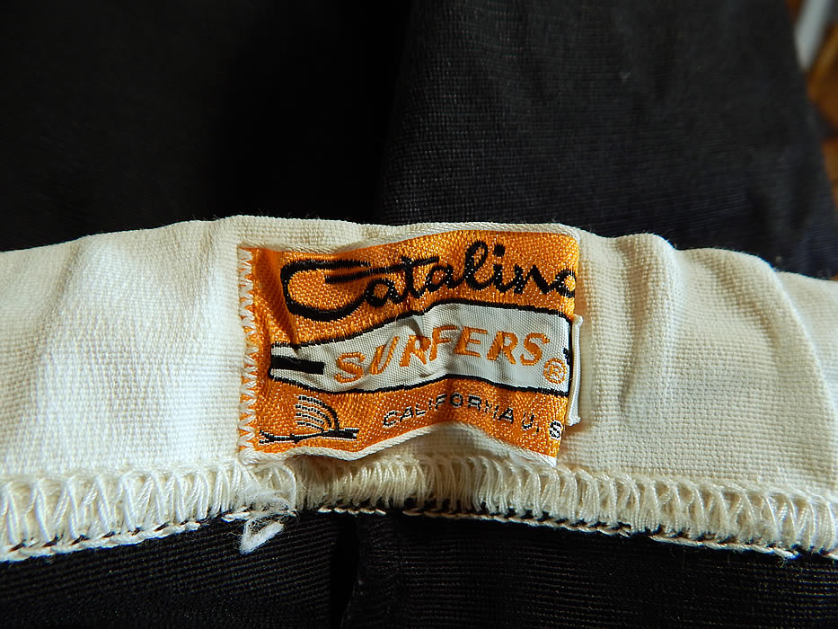 Vintage Catalina Surfers California Sportswear Mens Black White Swim Trunks Shorts
There is a "Catalina Surfers California" label sewn inside. 