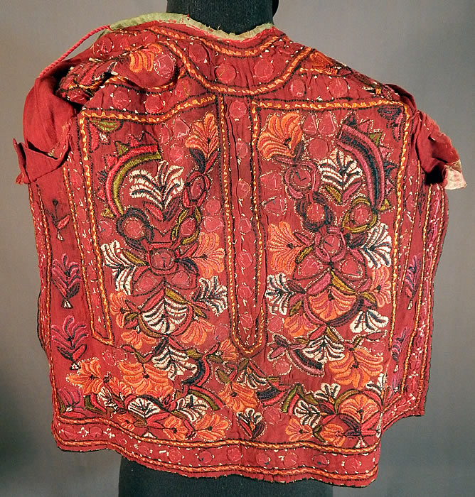 Vintage Indian Gujarat Kutch Work Embroidery Mirrorwork Choli Boho Blouse Top
The top measures 18 inches long, with a 28 inch chest and 28 inch waist.