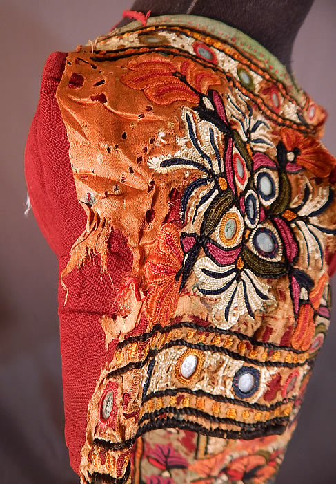 Vintage Indian Gujarat Kutch Work Embroidery Mirrorwork Choli Boho Blouse Top
This is truly a beautiful rare early example piece of Indian tribal hand embroidered boho wearable art! 