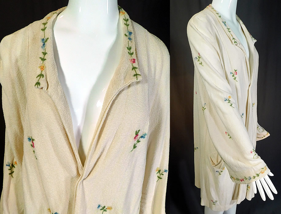 Vintage Slender Knit Sportswear NY Floral Embroidered Cardigan Sweater
This sensational womens sportswear sweater has a cardigan long loose fitting style with an open front, no closure, long full sleeves with flared wide cuffs, an embroidered fold over lapel collar, side slit pockets on the bottom and is unlined. 