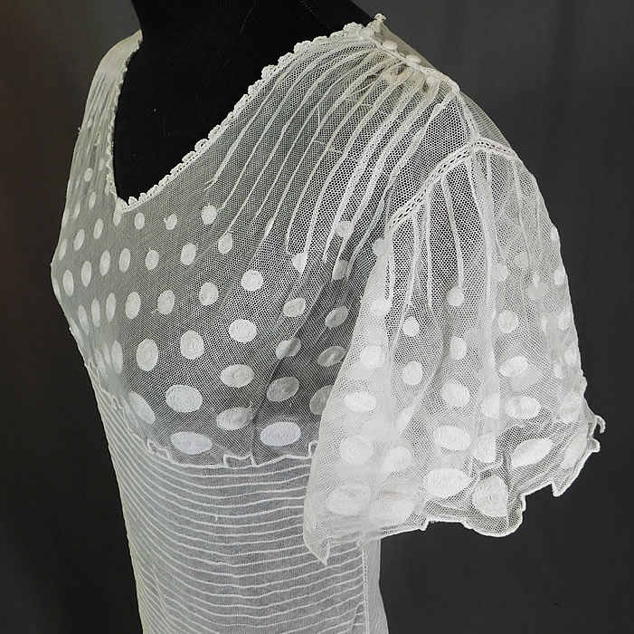 Vintage Polka Dot Embroidered White Tulle Net Pleated Shift Drop Waist Dress
It is in good condition, with only a tiny hole on the front top. This is truly a wonderful piece of wearable art! 
