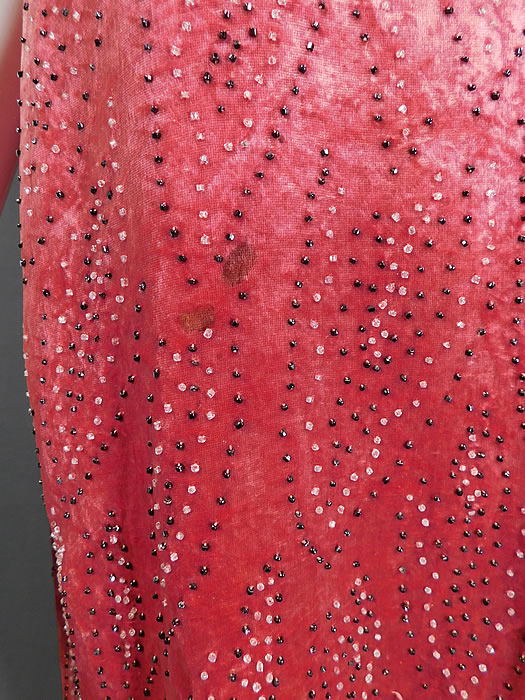 Vintage Art Deco Pink Velvet Black Beaded Flapper Sleeveless Shift Dress
It is in good as-is condition with only a few missing loose beads and 2 small faint stains on the front mid section (see close-up). This is truly a wonderful piece of Art Deco beaded wearable art!