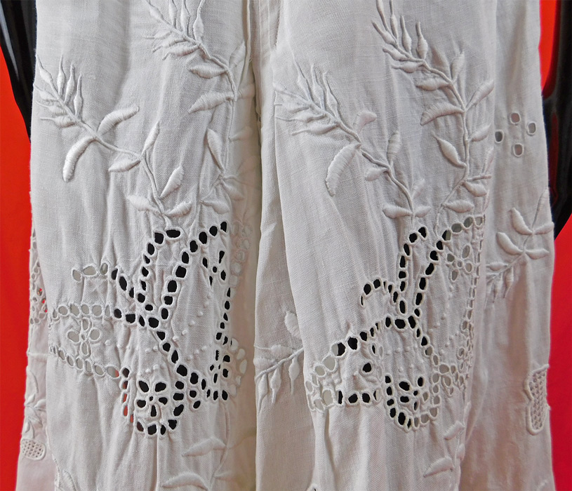 Vintage White Linen Embroidered Eyelet Drawn Cutwork Floral Butterfly Shift Dress
It is in excellent condition. This is truly a beautiful piece of custom hand made wearable art! 