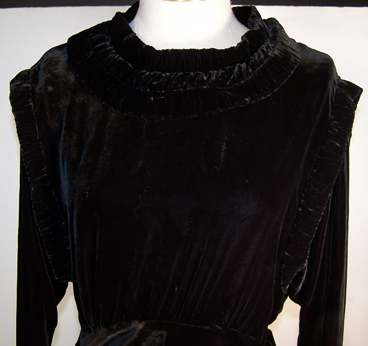 Vintage Black Velvet Dolman Sleeve Bias Cut Dress Gown Front View.