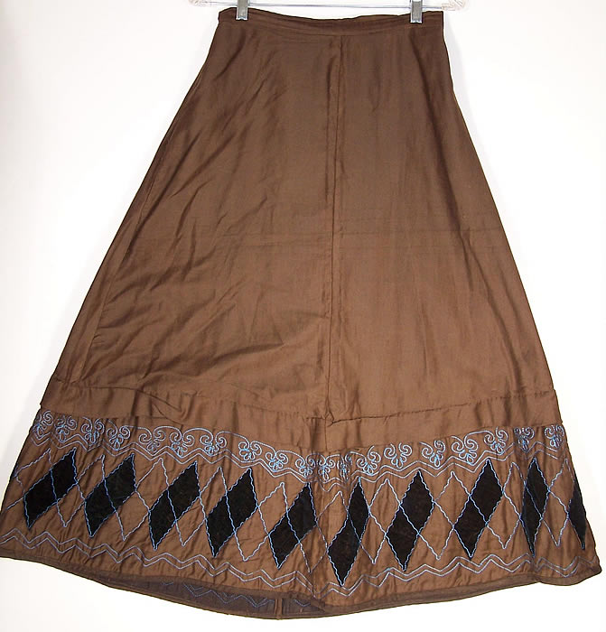  Victorian Brown Cotton Blue Quilted Velvet Petticoat Skirt Close up.