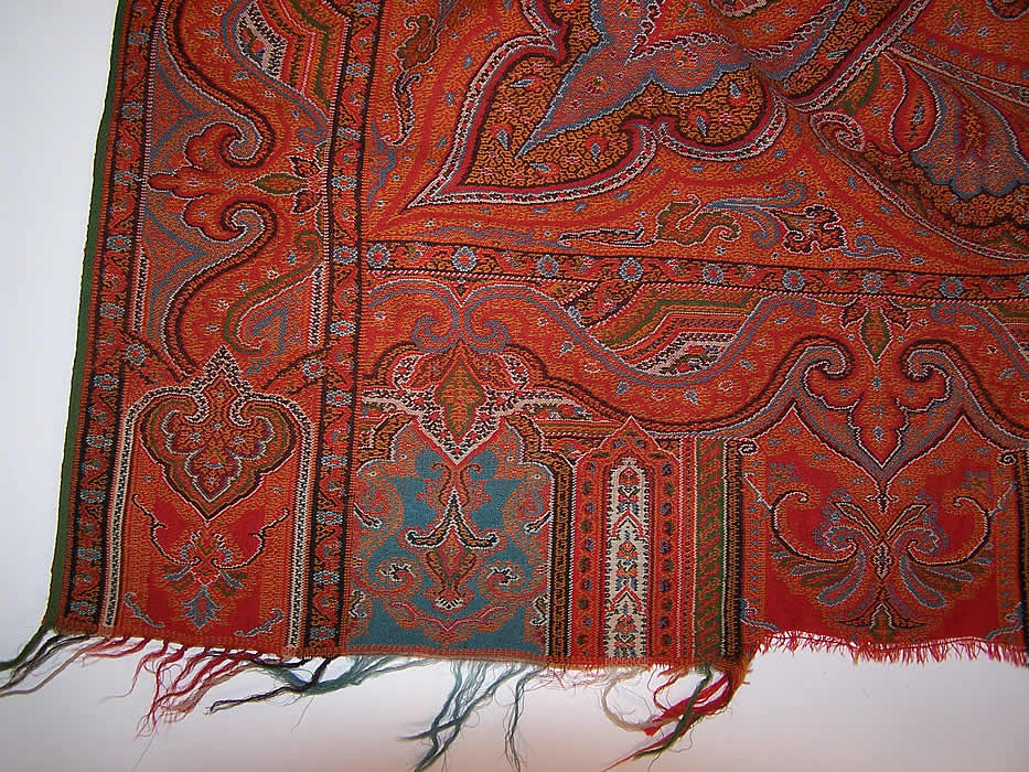 Victorian Antique Large Banquet Size Jacquard Hand Loom Wool Paisley Shawl 132" fringe Close up.