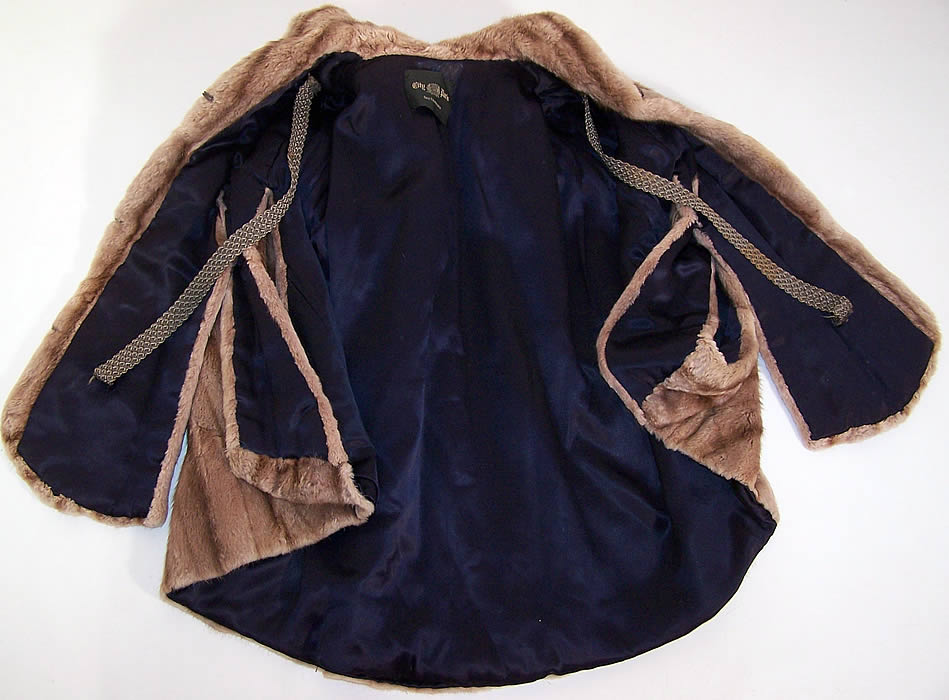 Vintage City Paris San Francisco Muskrat Fur Cape Cloak Coat lining
