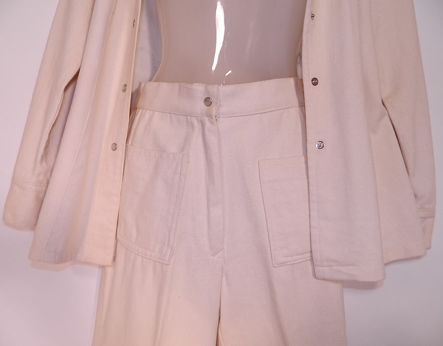 Vintage Allie Flynn for Evan Roberts Claude Monet Painted Pant Suit Jacket Bell Bottoms. This beautifully constructed women's two piece pant suit outfit includes a suit jacket with a wide lapel collar, long sleeves and snap closures down the front.