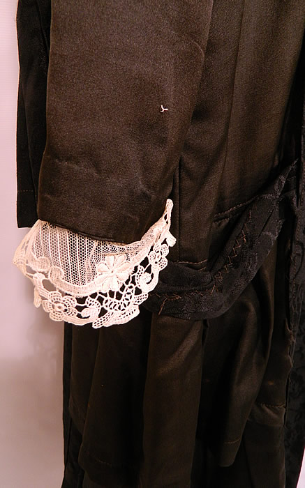 Vintage Gatsby Black Silk Floral Roses Brocade Damask Drop Waist Dress. It is in good condition. This is truly a wonderful piece of wearable Art Deco textile art!