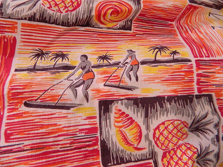 Vintage Hawaiian Surfer Pineapple Print Cotton Off One Shoulder Sarong Dress. It is in good condition. This is truly a wonderful piece of collectable Hawaiiana vintage textile art!