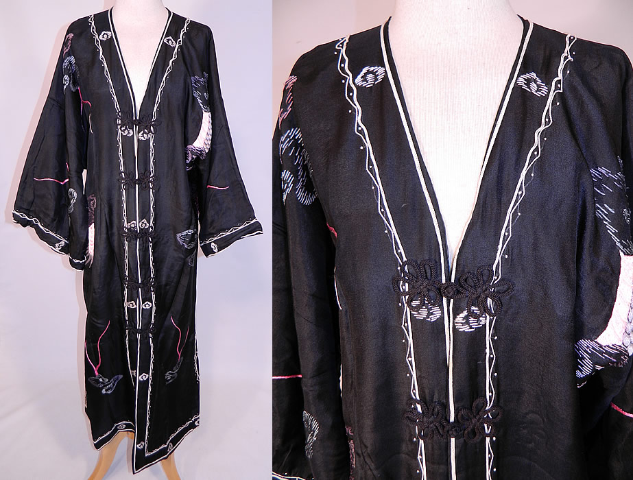 Edwardian Vintage Japanese Dragon Embroidered Black Silk Kimono Robe Coat
This vintage antique Edwardian era Japanese dragon embroidered black silk kimono robe coat dates from 1915.