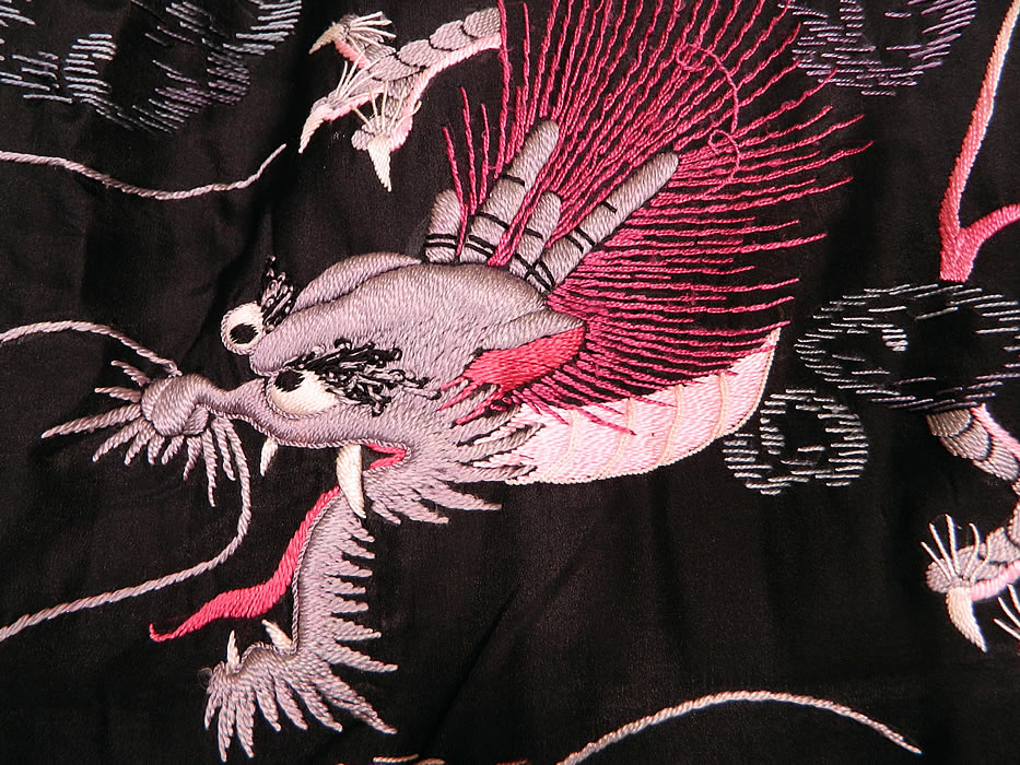 Edwardian Vintage Japanese Dragon Embroidered Black Silk Kimono Robe Coat
It is in excellent condition. This is truly a wonderful piece of wearable Japanese Asian textile art! 