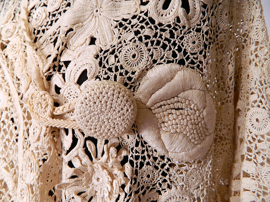 Vintage Edwardian Antique White Irish Crochet Lace Embroidered Long Coat Jacket
This is truly an amazing, exceptional, quality made, rare piece of wearable antique lace art! 