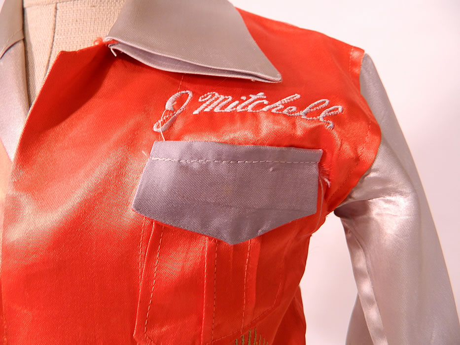 Vintage WWII Japan Souvenir Tour Jacket Child's Shirt Satin Embroidered Map
It is made of a red and silvery gray color satin fabric, with colorful embroidered dragons on the front and a map of Japan, Mount Fuji on the back.