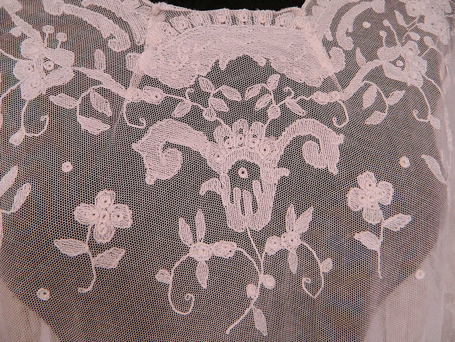 Vintage White Tambour Embroidery Lace Sheer Silk Tulle Net Drop Waist Dress
The dress measures 45 inches long, with 36 inch hips, a 30 inch waist and 36 inch bust. 