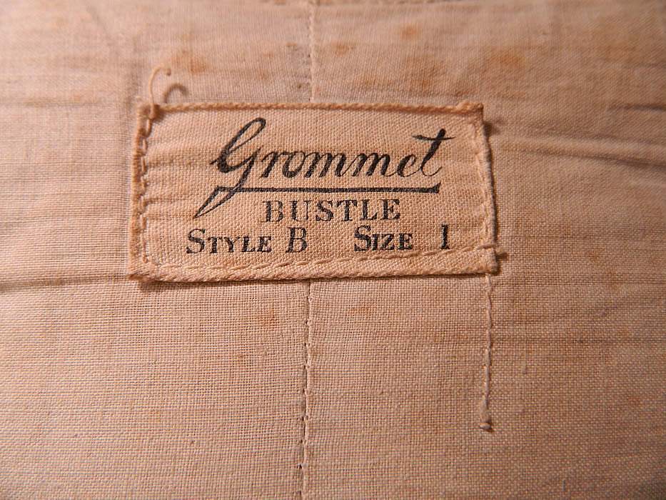 Victorian Antique Grommet Bustle Quilted Cotton Pad Pillow Crescent Crinolette
There is a "Grommet Bustle Style B Size 1" label sewn inside. 
