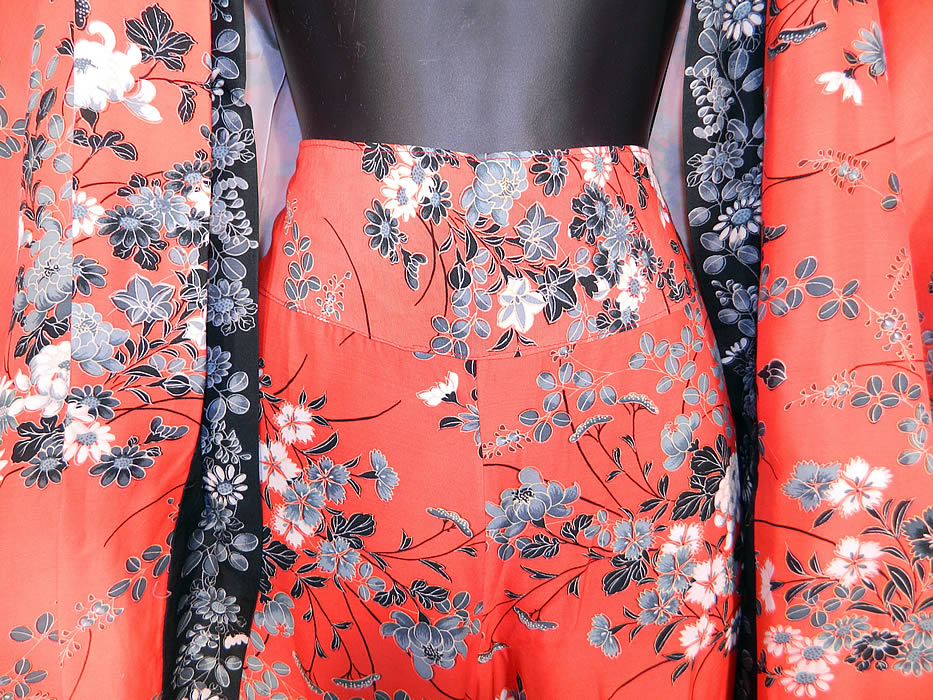 Vintage Japanese Silk Screen Flower Print Pajamas Kimono Robe Pants Lounge Set
There are matching fabric long loose fitting pants, with an elastic back, wide front waistband. The pants measure 40 inches long, with a 27 inch inseam, 42 inch hips and 28 to 34 inch waist. It is in good condition, with only some small faint age spot stains on the inside lining. This is truly a wonderful piece of Japanese wearable textile art!