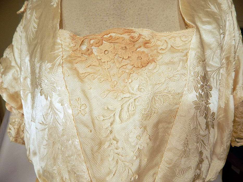 Edwardian Titanic Silk Damask Brocade Tambour Embroidery Lace Wedding Gown Dress
It is made of an off white silk damask weave floral pattern brocade fabric, with tambour embroidery net lace floral trim on the front bodice, sleeves and bottom skirt. 