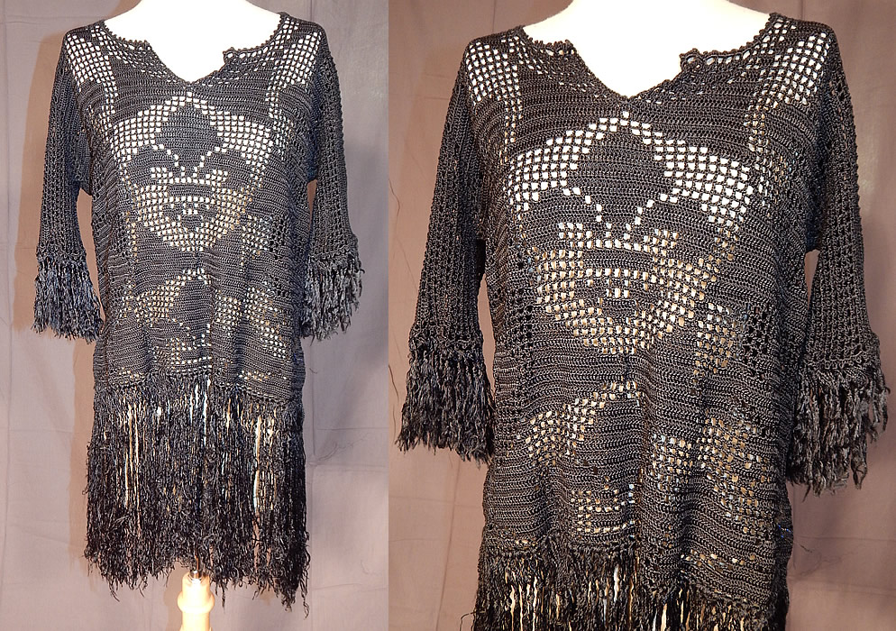 Vintage Black Macrame Crochet Fringe Fleur de lis Flapper Babydoll Dress Blouse Top
This vintage black macramé crochet fringe fleur de lis flapper babydoll dress blouse top dates from the 1920s. It is made of a black silk knit crochet macramé fabric with a fleur de lis decorative design. This fabulous flapper short babydoll dress, blouse tunic top has a loose fitting shift style, with a V front neckline, short sleeves, hand knotted black silk fringe around the cuffs and bottom skirt hem and is sheer, unlined.
