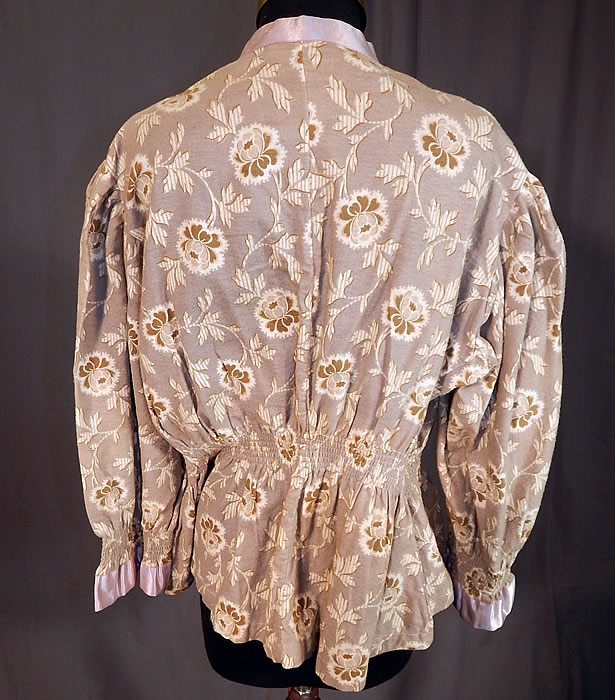 Edwardian Lavender Gray Floral Flannel Morning Robe Bed Jacket Coat
The robe measures 24 inches long, with a 28 inch waist, 40 inch bust and 19 inch long sleeves. 