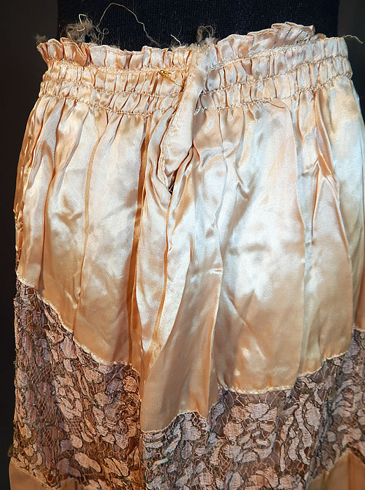 Vintage Pink Silk Gold Lamé Lame Lace Floral Flapper Skirt Dress Fabric
The skirt measures 24 inches long, with a 36 inch waist. It is in good condition, needing only the waistband finished . This is truly a wonderful piece of wearable textile art which would be great for design or restoration! 