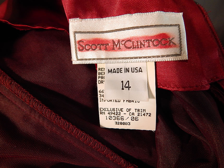 Vintage Scott McClintock Burgundy Red Velvet Jeweled Sexy Sheath Dress Evening Gown
There is a "Scott McClintock" label and size 14 tag sewn inside. 