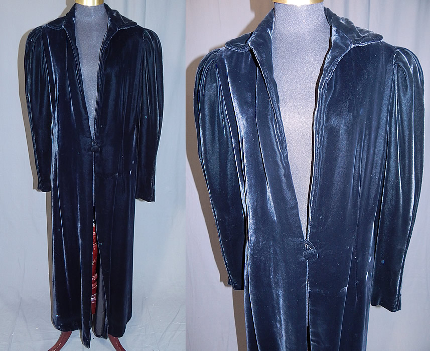 Vintage Emery Bird Thayer Co Black Velvet Long Evening Jacket Opera Coat
This vintage Emery, Bird, Thayer Co. black velvet long evening jacket opera coat dates from the 1940s. It is made of a luxurious black velvet fabric. 