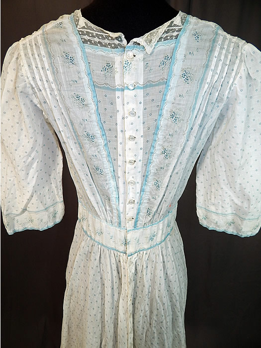 Victorian Blue & White Cotton Batiste Polka Dot Floral Calico Print Girls Dress
It is in good condition, with only some slight fade and thinning fabric. This is truly a wonderful piece of antique Victoriana wearable art! 