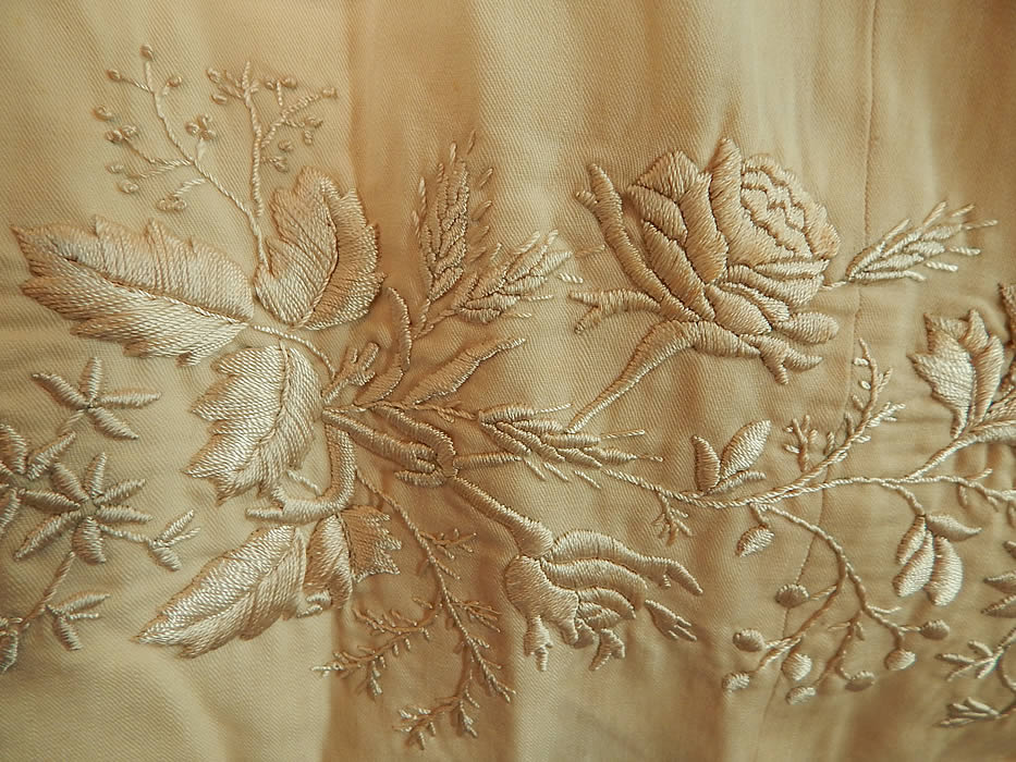 Victorian Cream Wool Embroidered Roses Fringe Bridal Wedding Shawl Scarf Stole Wrap
This is truly a wonderful piece of wearable Victoriana bridal textile art!