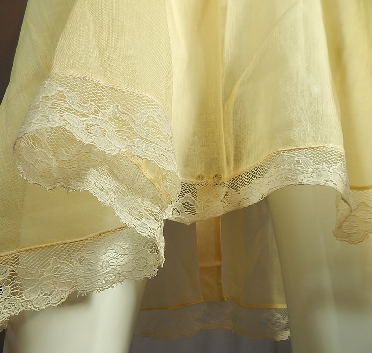 Vintage Yellow Cotton Batiste White Lace Lingerie Chemise Camiknicker Teddy
It is in excellent condition. This is truly a wonderful piece of flapper lingerie wearable art! 
