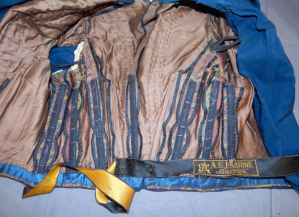 Victorian A.E. Parsons Boston Paisley Brocade Navy Blue Wool Gigot Mutton Sleeve Bodice
This is truly a wonderful piece of Victoriana wearable art! 