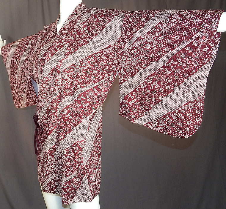 Vintage Japanese Silk Shibori Tie Dye Red Floral Haori Kimono Robe Jacket
. The kimono measures 31 inches long, with 48 inch hips, a 48 inch waist, 48 inch bust and 15 inch long kimono sleeves. 