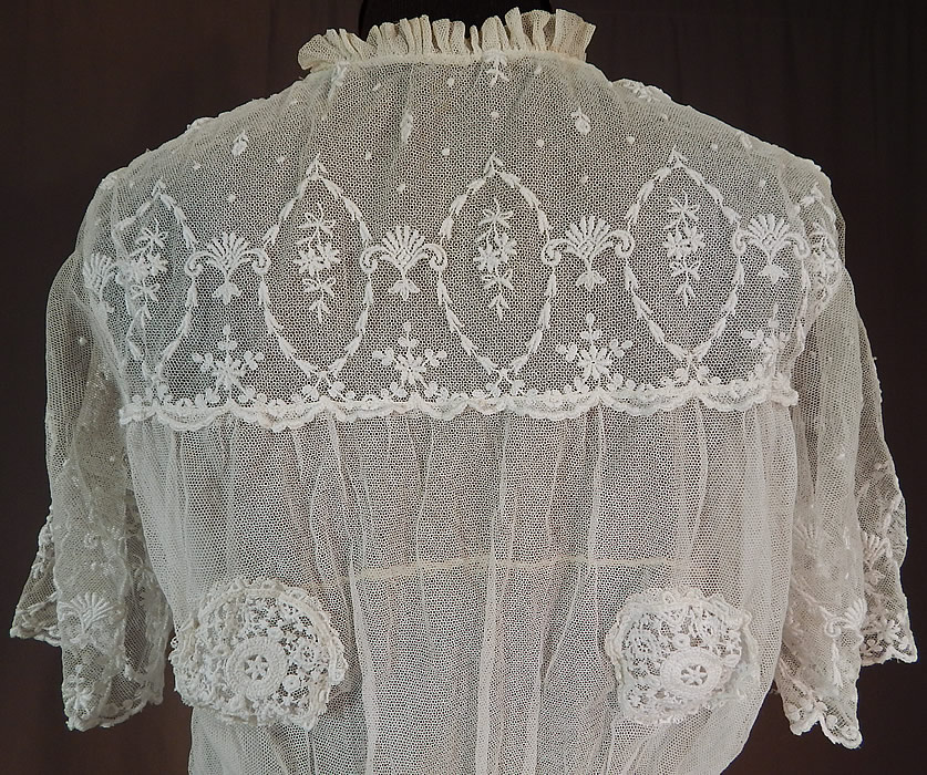 Titanic Edwardian Embroidered White Tulle Net Lace Applique Dress Tea Gown
The dress measures 47 inches long, with a 24 inch waist and 34 inch bust.