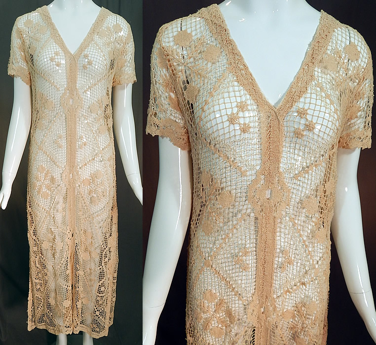 Vintage Boho Cream Crochet Lace Mesh Net Fishnet Side Slit Skirt Shift Dress
This vintage boho cream crochet lace mesh net fishnet side slit skirt shift dress dates from the 1920s.
